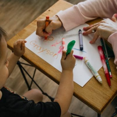 kids painting